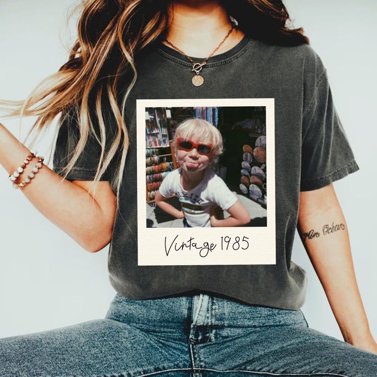 Excellent services and communication from seller. Arrived well before estimated delivery date. Superb quality T-shirts and print