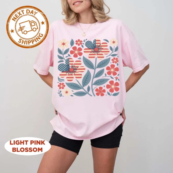 Boho Patriotic Daisy Shirt, American Flag Floral Tee, 4th of July USA Shirt, Comfort Colors T-Shirt